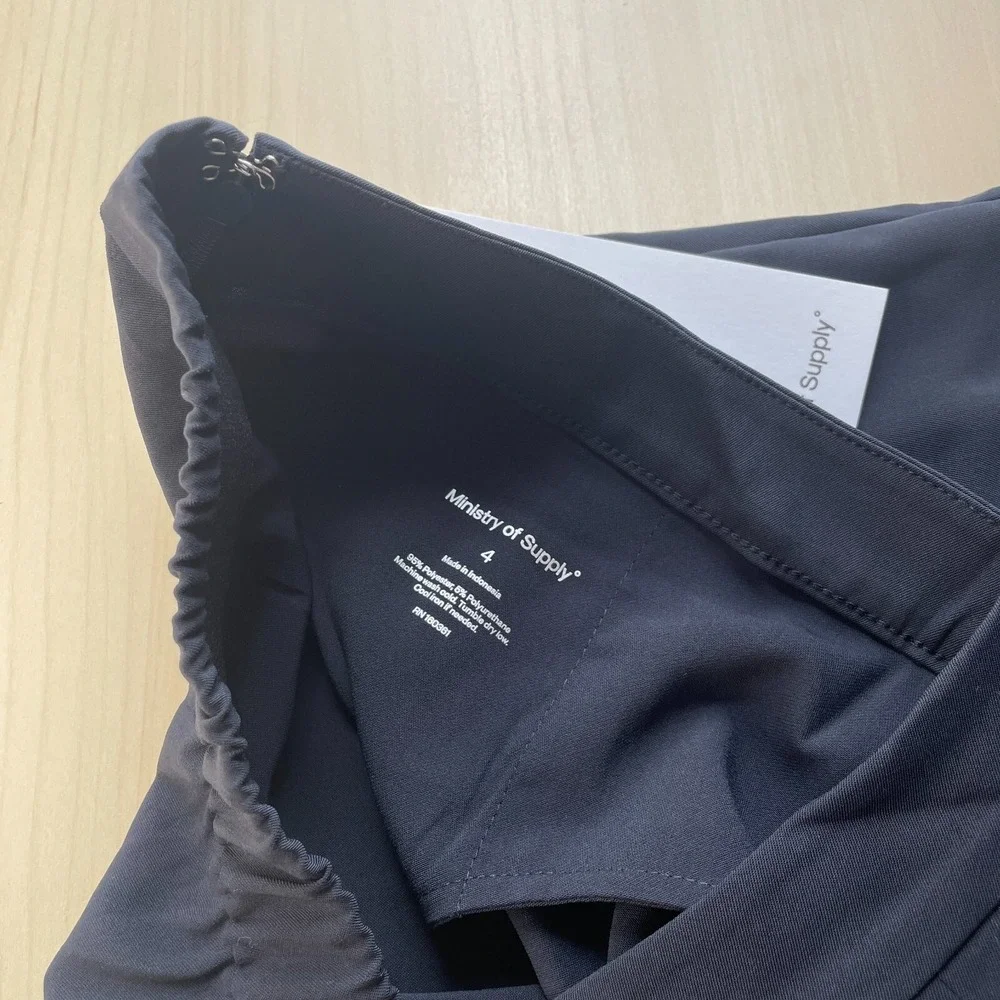 NWT Ministry Of Supply Swift Drape Pants Black‎ Size 4 Pleated Lightweight